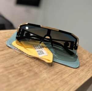 Czarno-Niebieskie Okulary Przeciwsloneczne Shopaholic Unisex