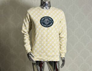 Bluza Męska renomowanej marki Stan Bardzo Dobry Marka: Zara Rozmiar z Metki: 40 / L Skład z Metki: 65% Bawełna / 35% Poliester Produkt w 100% oryginalny Uwagi: Brak! Polecam! Wymiary: Szerokość pod pachami 58cm dł. całkowita 72cm dł. rękawa od pachy 59cm dł. rękawa od kołnierza 81cm Kupując u mnie masz gwarancje: -Najwyższej markowej jakości ✅ -Oryginalności ✅ -Szybkiej wysyłki ✅ -Dokonania Zwrotu ✅ W razie dodatkowych pytań proszę o wiadomość prywatną lub kontakt telefoniczny : -504930512 -796875392 #Zakupy #Z #Pasją #Bonasavine #Bluza #Zara