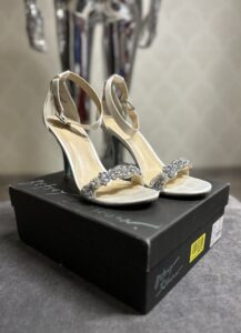Buty damskie sandałki ślubne satynowe rozmiar 40