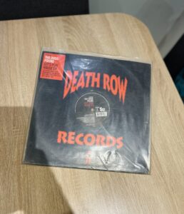 Do zaoferowania mam płytę winyl Tha Dogg Pound - Let's Play House Stan Bardzo Dobry Produkt w 100% oryginalny Polecam! Kupując u mnie masz gwarancje: -Najwyższej markowej jakości ✅ -Oryginalności ✅ -Szybkiej wysyłki ✅ -Dokonania Zwrotu ✅ W razie dodatkowych pytań proszę o wiadomość lub telefon: -504930512 -796875392 #Zakupy #Z #Pasją #Bonasavine #Vinyl #death #Row