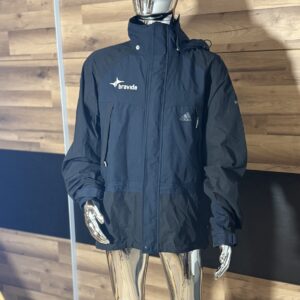 Kurtka Męska renomowanej marki Stan Bardzo Dobry Marka: Adidas Rozmiar z Metki : XL Skład z metki: 100% Poliester Uwagi: Brak Polecam! Wymiary: Szerokość pod pachami 75cm dł. całkowita 77cm dł. rękawa od pachy 64cm dł. rękawa od kołnierza 88cm Kupując u mnie masz gwarancje: -Najwyższej markowej jakości ✅ -Oryginalności ✅ -Szybkiej wysyłki ✅ -Dokonania Zwrotu ✅ W razie dodatkowych pytań proszę o wiadomość prywatną lub kontakt telefoniczny : -504930512 -796875392 #Zakupy #Z #Pasją #Bonasavine #Kurtka #Adidas #Męska #Jesień #Top #Original