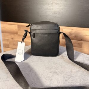 Torba na ramię Calvin Klein czarna