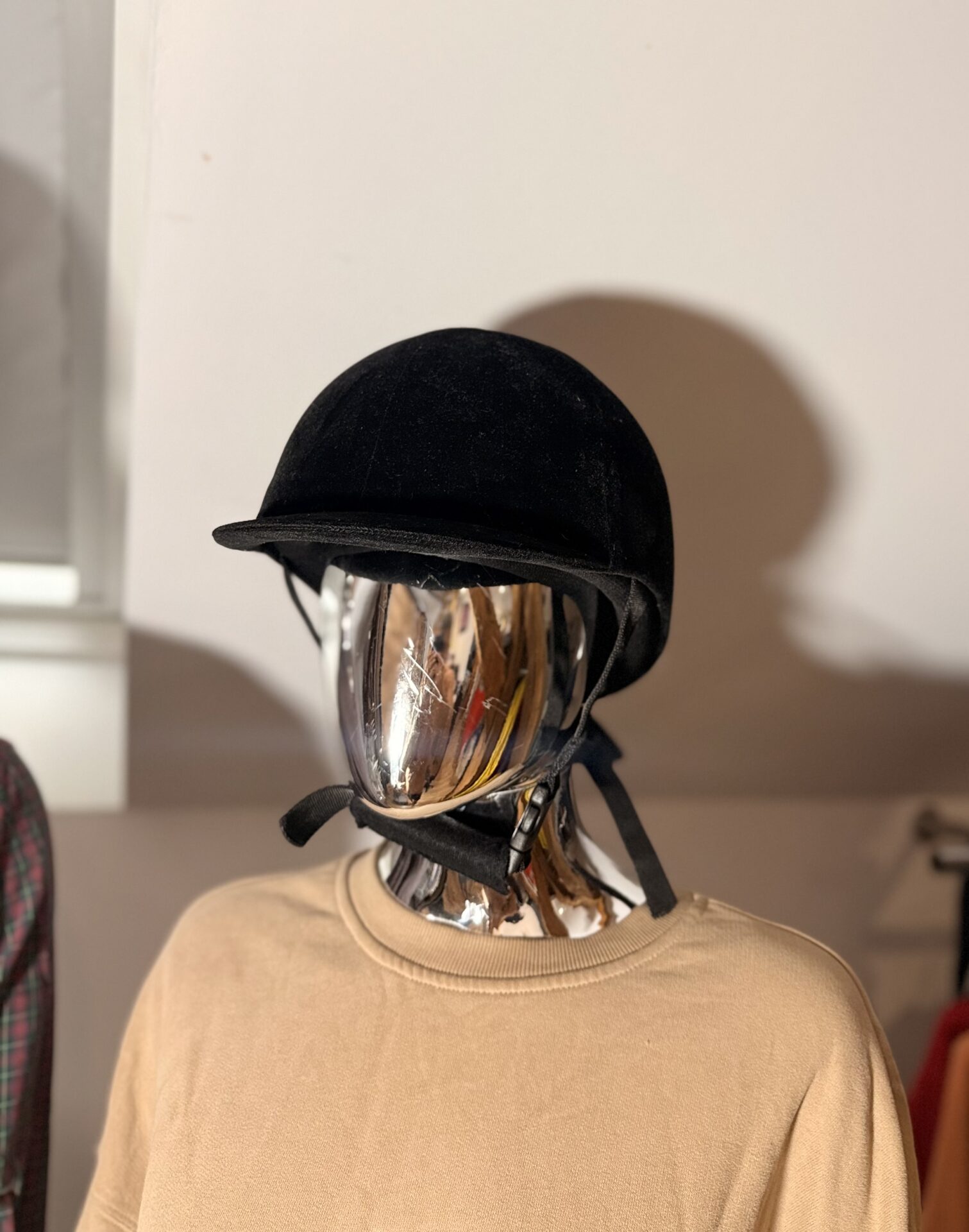 Zamszowy Kask Jeżdziecki TUV czarny M/58