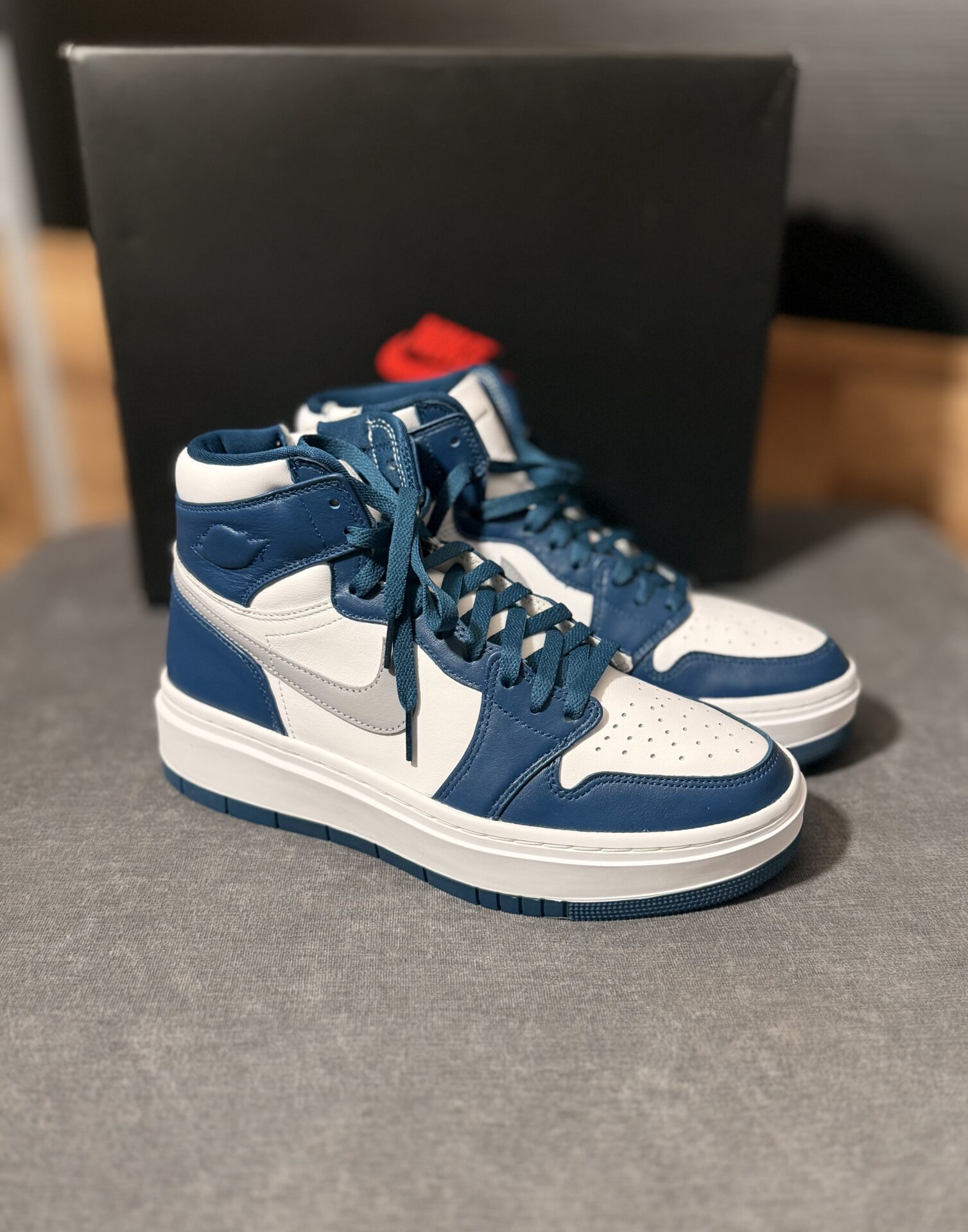 Buty Air Jordan 1 Elevate High „Sky J French Blue rozmiar 42,5 / 27,5cm